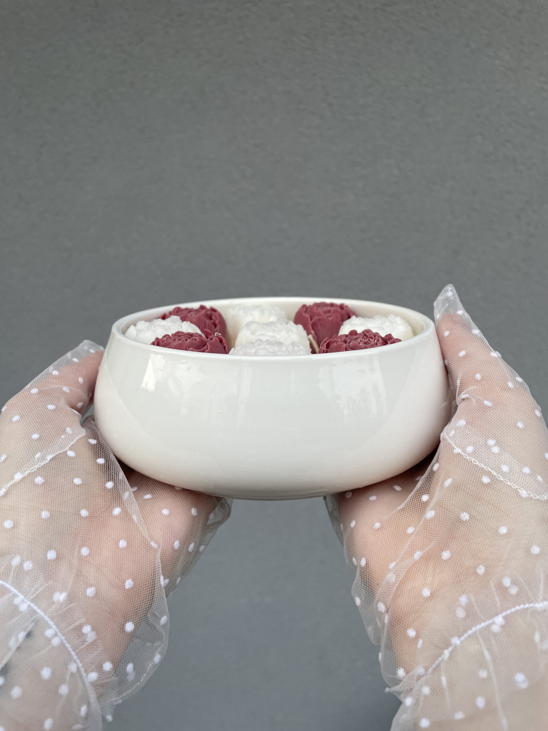 Świeca Piwonie w Porcelanowej Mise - obrazek 3