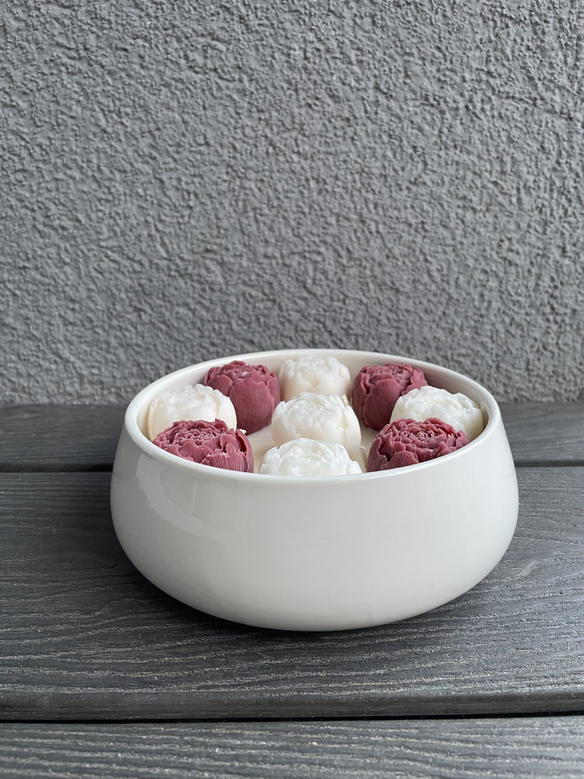 Świeca Piwonie w Porcelanowej Mise - obrazek 4